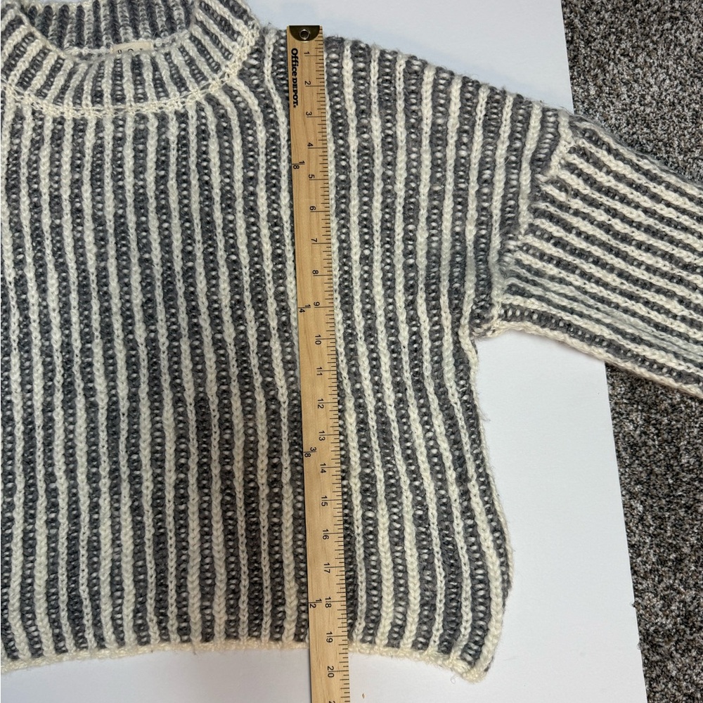 POL Gray and White Cowl Neck Sweater S - Picture 10 of 11